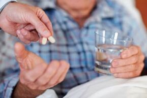 tomando comprimidos para prostatite